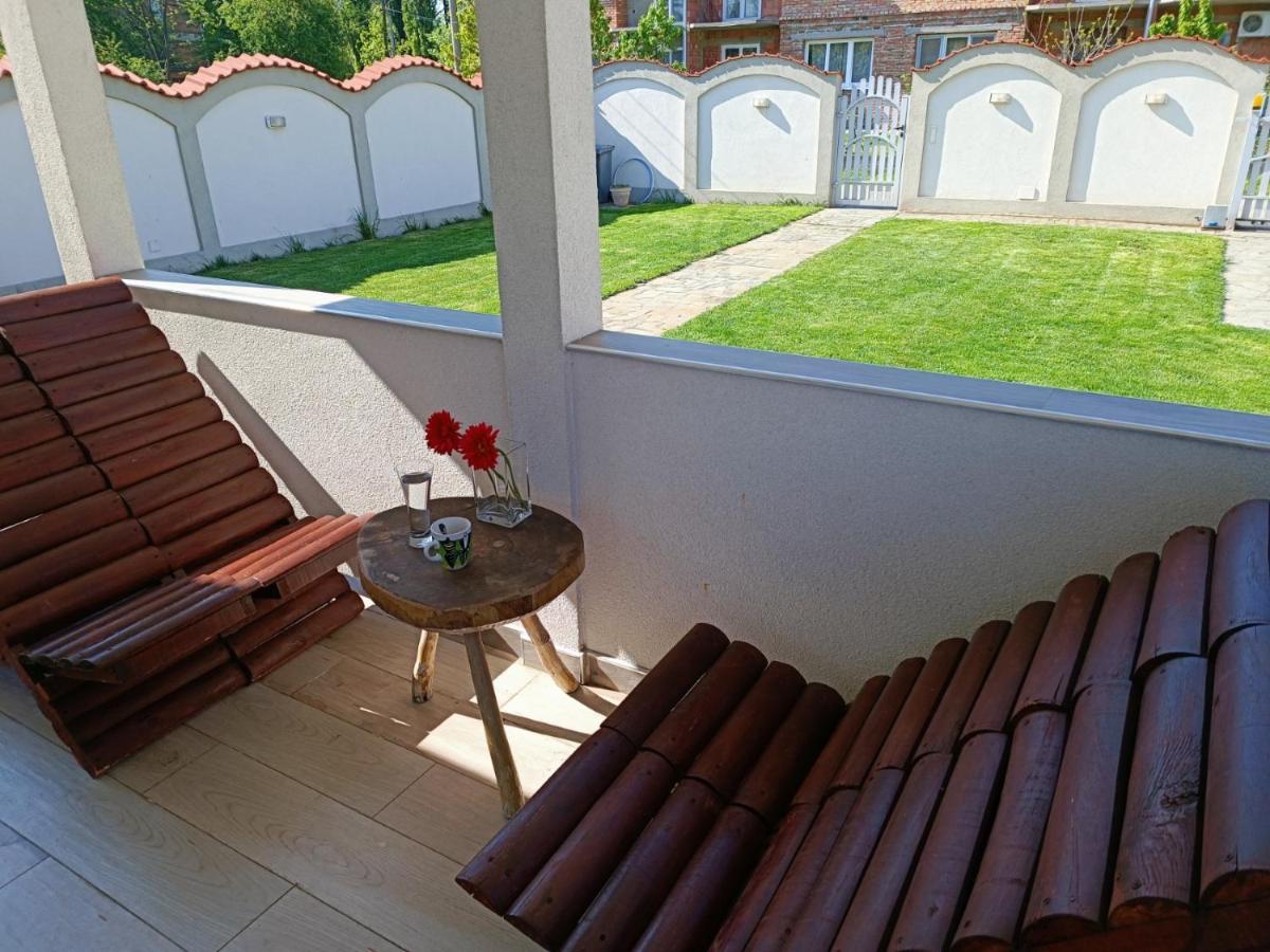 Serbian Home With Garden Krnjaca Exterior photo