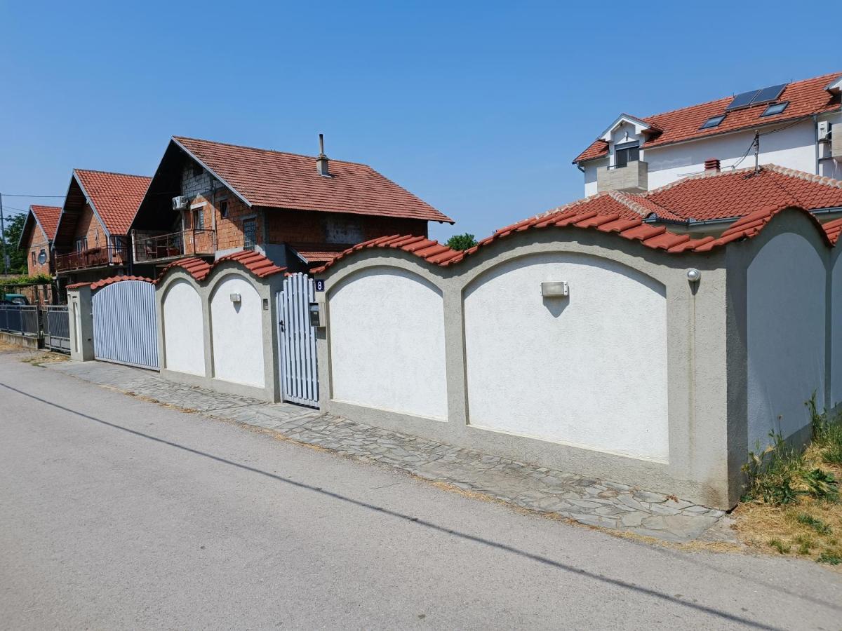 Serbian Home With Garden Krnjaca Exterior photo